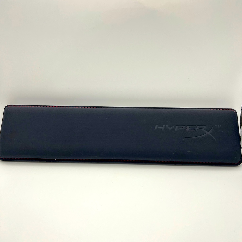 HyperX Wrist Rest Tenkeyless Cooling Gel Memory Foam Anti-Slip, Black